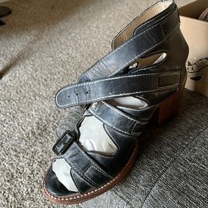 Free bird by Steven quail distressed black size 8